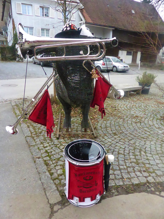 kreative Instumentenaufbewahrung2.JPG