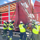 Lkw auf A2 umgekippt