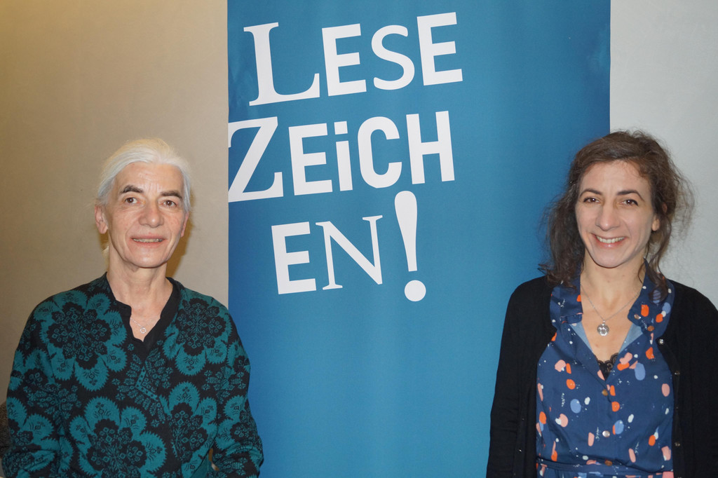 C__cilia K__nig und Melanie R__disser-K__nig von der Buchhandlung Lesezeichen in Hohenems.JPG