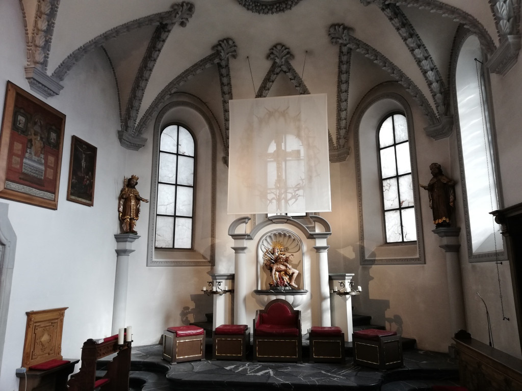 Basilika innen.jpg