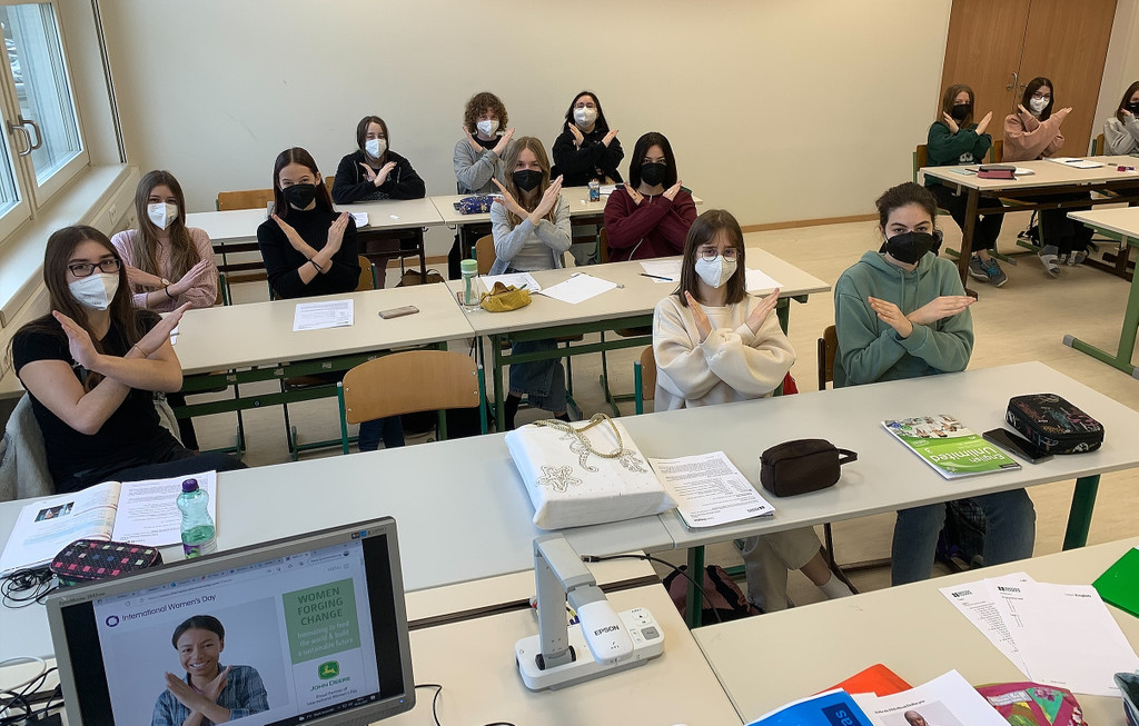 Weltfrauentag an der HTL Dornbirn #BreakTheBias_9 3_ Jahrgang Mode.jpeg