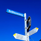 Frühjahrspflege auch auf den Wegen im Ortsgebiet 