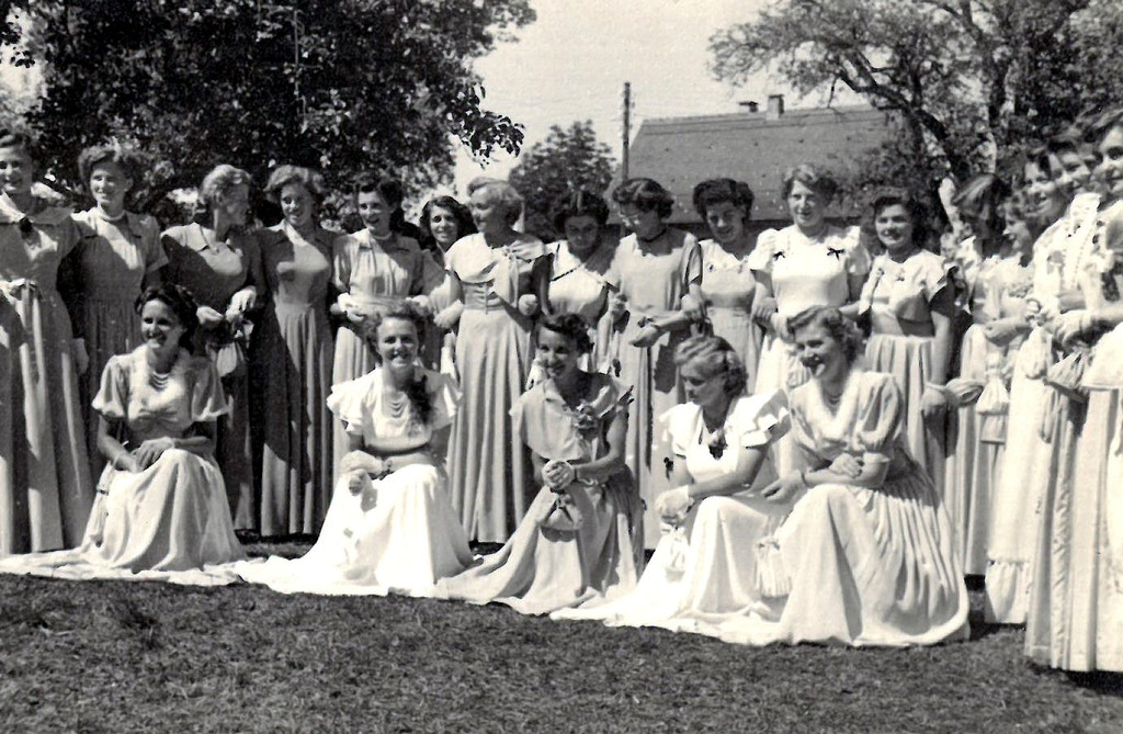 Musikverein A Lochau FAHNENWEIHEFEST im Jahr 1950 FESTDAMEN Bericht M__rz 2022.jpg
