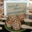 Rosen-Stempel-zugunsten-SOS-Nothilfe-Ukraine-__ostermarkt_co__at_FOTOFALLY_0079-1024x683.jpg