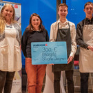 Siegerteam mit Projektbetreuerin Julia Hofer n.jpg