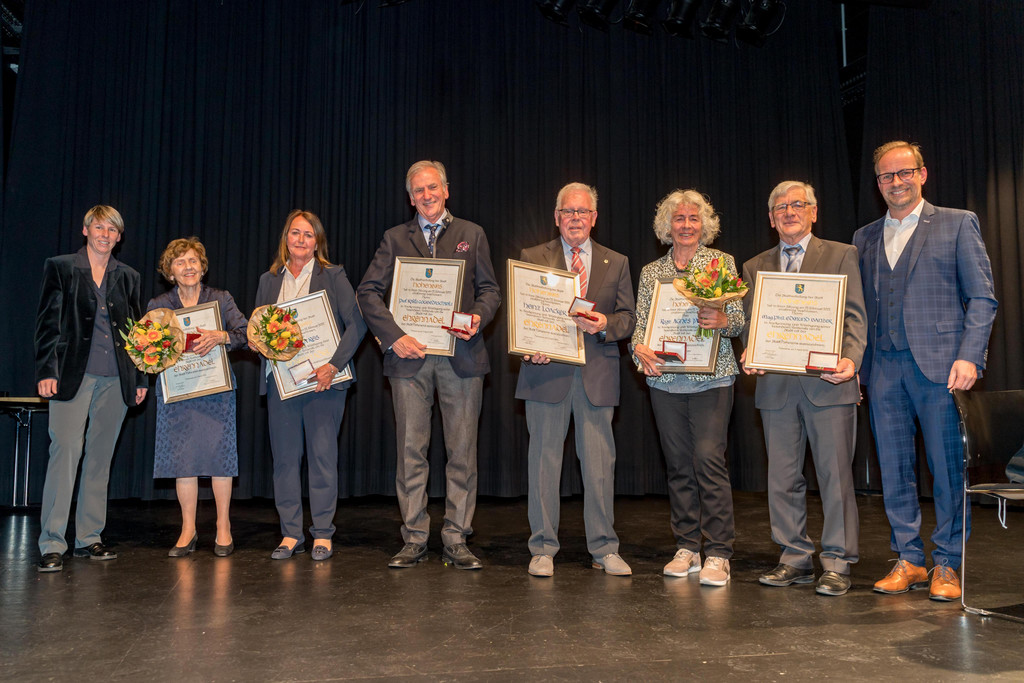 Ehrungen der Stadt Hohenems 2022 - Ehrenring- und Ehrennadeltr__ger - _c_Dietmar Stiplovsek _35_.jpg