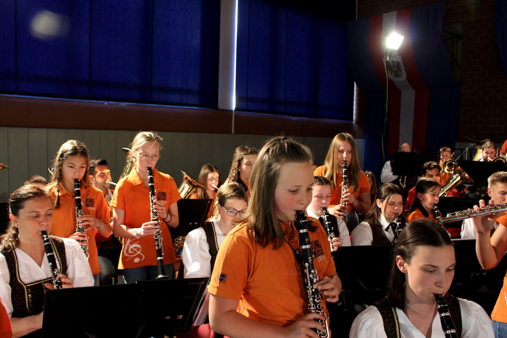 Musikverein FR__HLINGSKONZERT B Klangk__rper mit JUGEND 23-04-2022 _5_.JPG