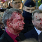Demonstranten attackieren Russlands Botschafter in Polen Sergej Andrejew