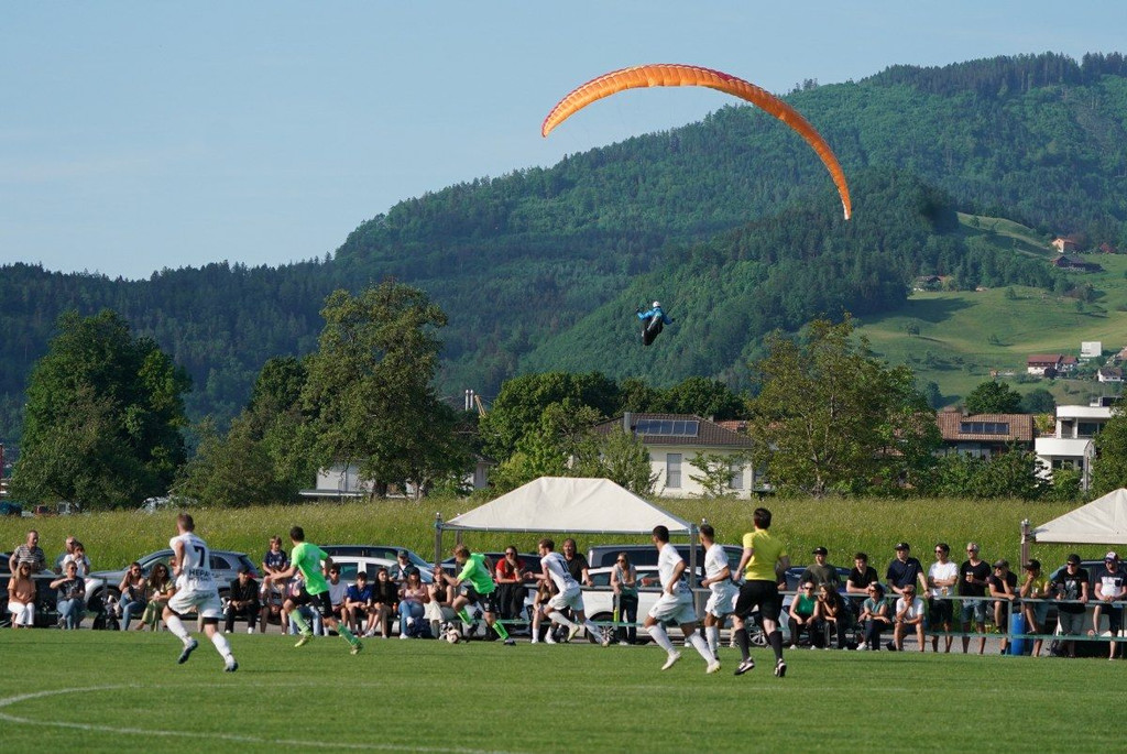 DSC06073a_1200x803.jpg