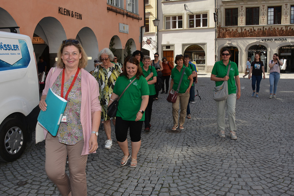 3 stadtfuehrung kleingruppe.JPG