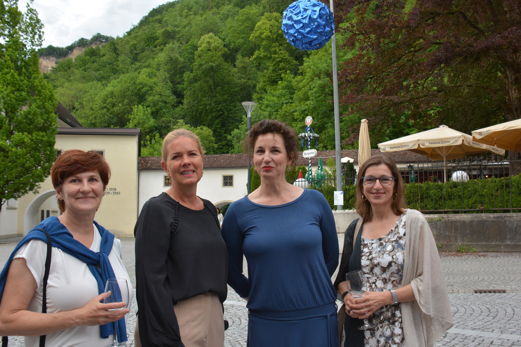 leuchtende frauenpower.jpg