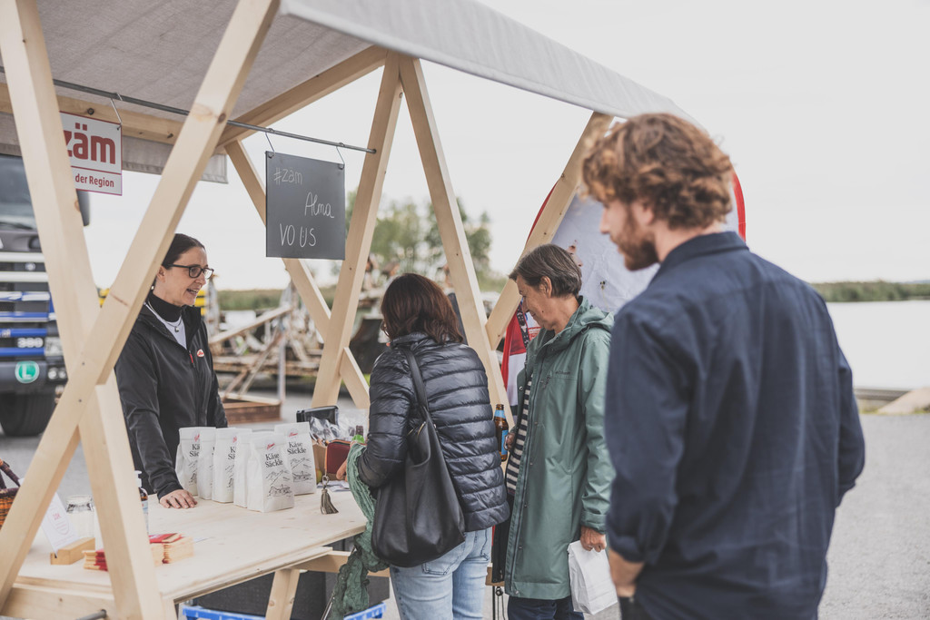 Bodensee-Vorarlberg Tourismus - Marktstand _c_ Buero Magma.jpg