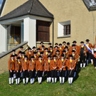 Gruppenfoto Kirche seitlich_7.JPG