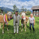 Die Haflinger unter sich mit Züchterfamilie Alfred und Erika Maier