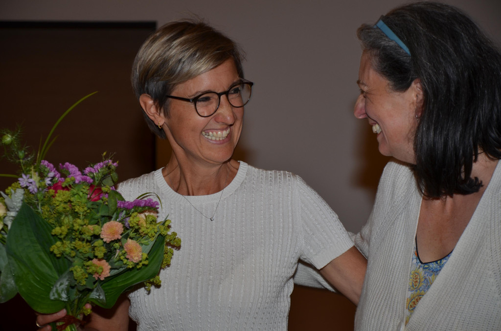 Blumen__bergabe an Heidi Widamschek.JPG
