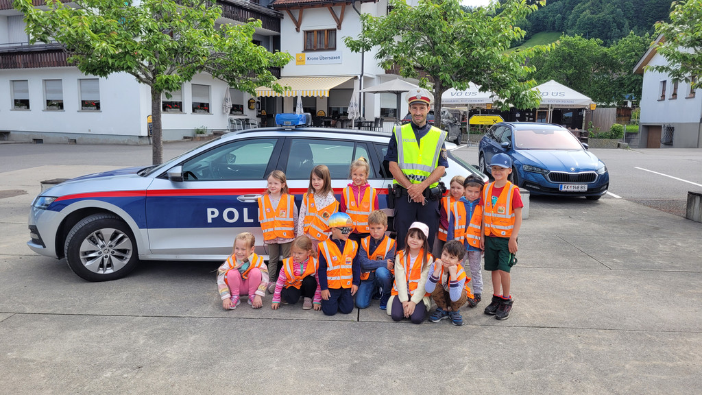 Besuch vom Polizisten_Juni 2022 _1_.jpg