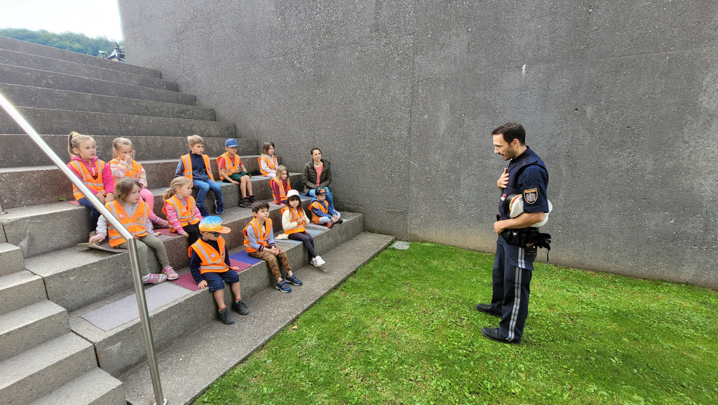 Besuch vom Polizisten_Juni 2022 _2_.jpg