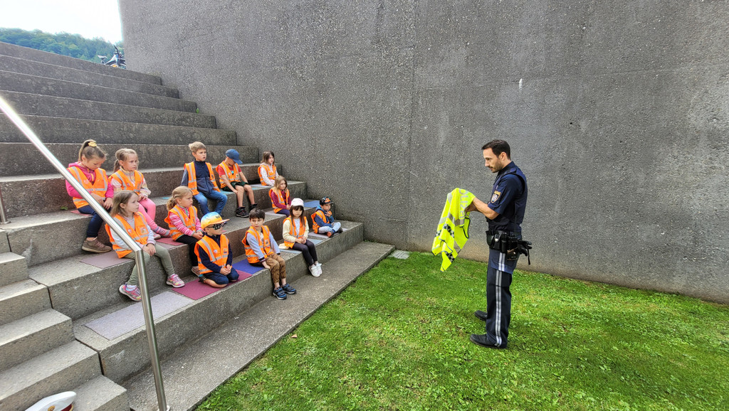 Besuch vom Polizisten_Juni 2022 _4_.jpg