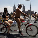 2022-06-11T215855Z_821667298_RC2UPU9PM9K9_RTRMADP_3_MEXICO-CYCLING-NAKED.JPG