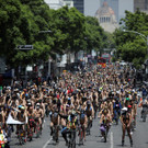 2022-06-11T221109Z_542613124_RC2UPU9BWPMI_RTRMADP_3_MEXICO-CYCLING-NAKED.JPG