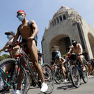 2022-06-11T214507Z_642921178_RC2UPU96TXEO_RTRMADP_3_MEXICO-CYCLING-NAKED.JPG