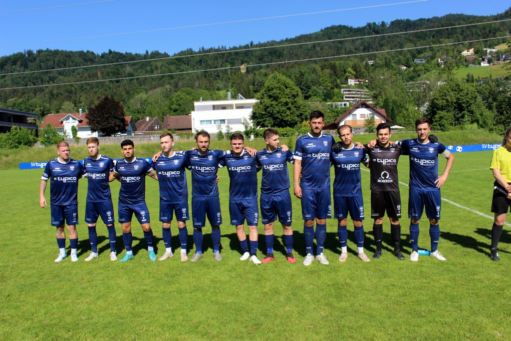 Lochau Fu__ball SVL R__CKBLICK Presse Juni 2022 _8_ TEAM DRESS NEU.JPG