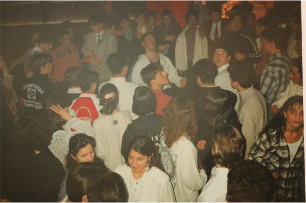 Volles HAus im Cactus.png