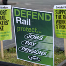 2022-06-21T083334Z_685163882_RC27WU9Y5CRZ_RTRMADP_3_BRITAIN-RAILWAY-STRIKE _1_.JPG