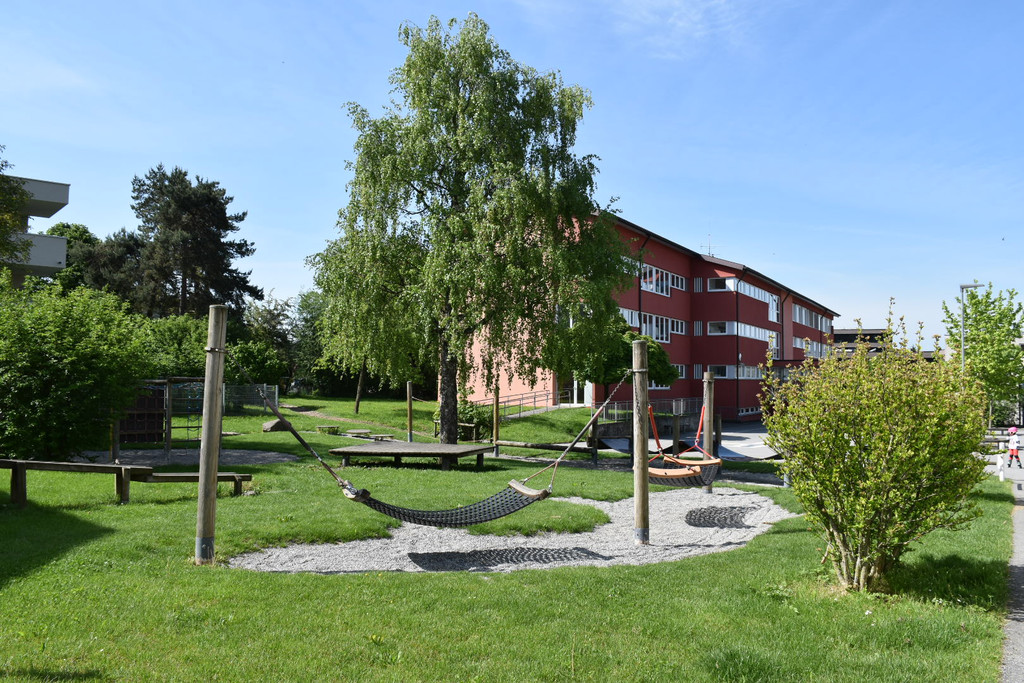 Spielplatz Mittelschule.jpg