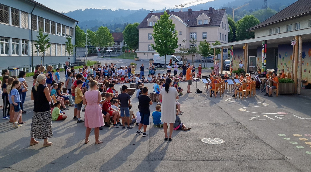 Musikverein RASSELBANDE Werbung Volksschule A AUFTRITT 21-06-2022 _4_.jpg