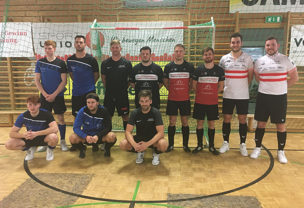 M_1_Liga_Gruppenfoto.jpg