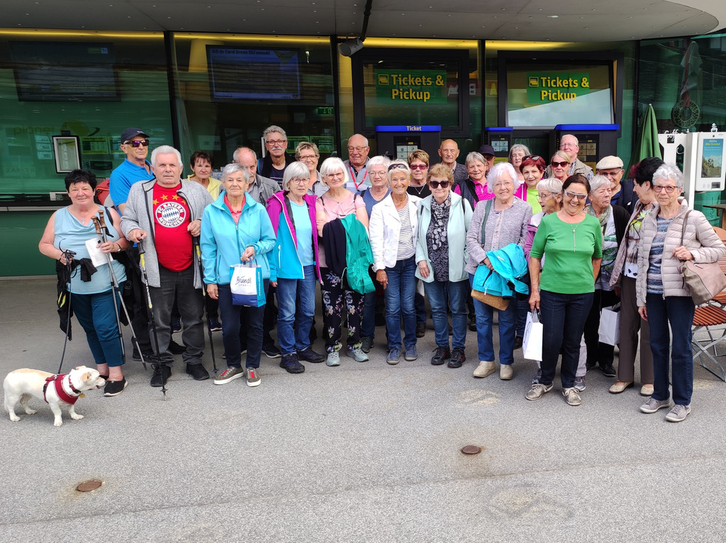 Gruppenbild Schladming 2022.jpg
