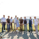 Foto 3 Vertragsunterzeichnung.jpg