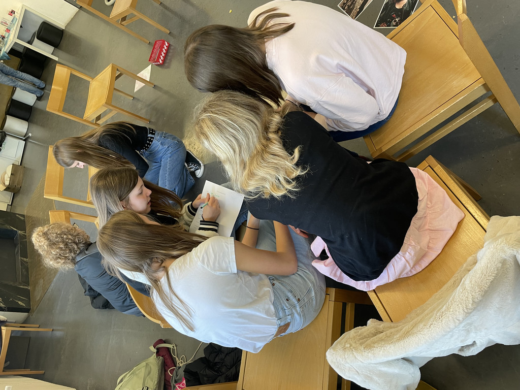 Workshop mit Schulklassen.jpg