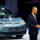 2022-07-22T161531Z_1712157979_RC23HV9EVPUW_RTRMADP_3_VOLKSWAGEN-CEO.JPG