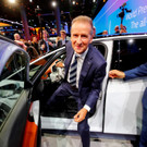 2022-07-22T161539Z_915745718_RC23HV96F10M_RTRMADP_3_VOLKSWAGEN-CEO.JPG