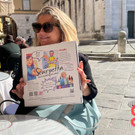 Anna Blundy mit La Scarpetta Pizza Karton.jpg