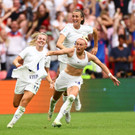 Euro 2022 der Frauen: So feierte England den Sieg