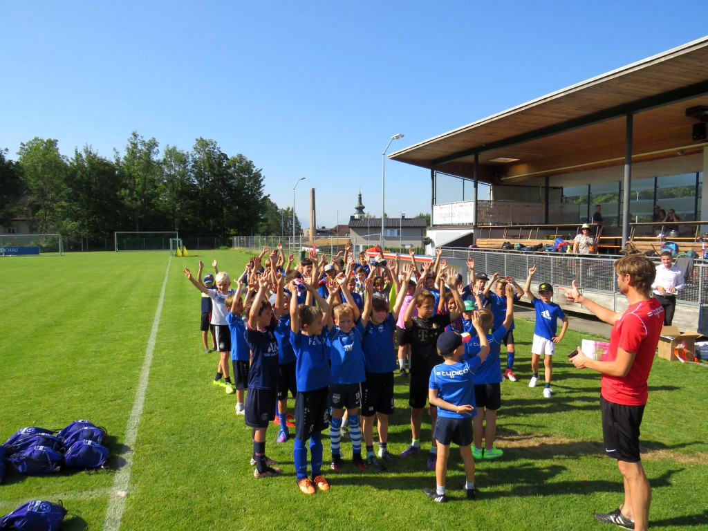 Fu__ball NACHWUCHS CAMP AAA Gruppen mit Tafel 27-07-2022 _6_.jpg