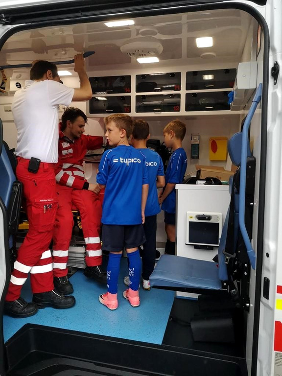 Fu__ball NACHWUCHS CAMP C Blaulichttag 27-07-2022 _6_.jpg