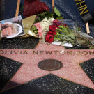 Walk of Fame: Fans legen Blumen am Stern von Olivia Newton-John nieder