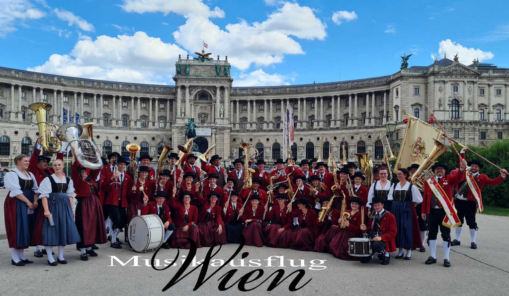 Musikverein Lochau in Wien FOTO 2022 Klangk__rper GESAMT mit LOGO Bericht Juni 2022.jpg