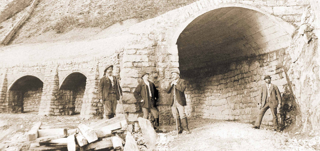 Bertolini-1896-links__c__Hans-Bertolini.jpg