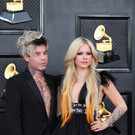 2022-04-04T064632Z_1368103016_HP1EI4400FSK3_RTRMADP_3_AWARDS-GRAMMYS.JPG