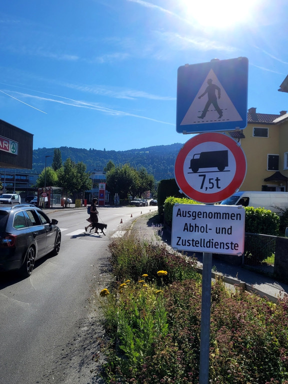 Verkehr NEU C TAFELN und MARKIERUNGEN auf Stra__en 08-08-2022 _17_.jpg