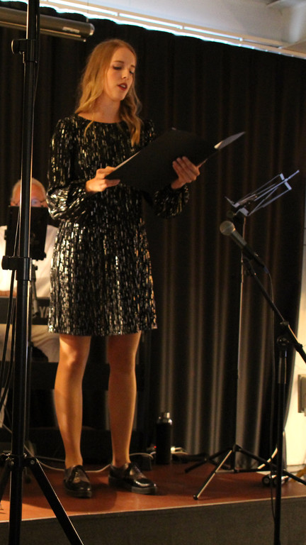 IMG_4037a.jpg