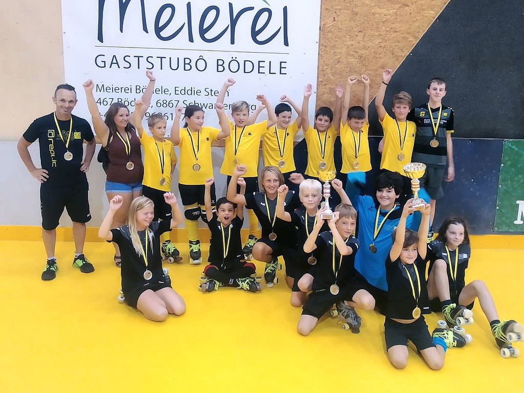 Int_Turnier_U11_15 Teamfoto.jpg
