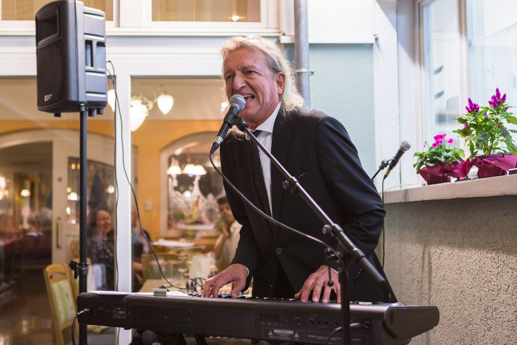 Cafe_Lorenz_Presse_BY_MIKE_SIBLIK_015.jpg
