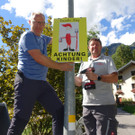 Christian Zimmerman_rechts_bei der Montage der Schidler n.jpg
