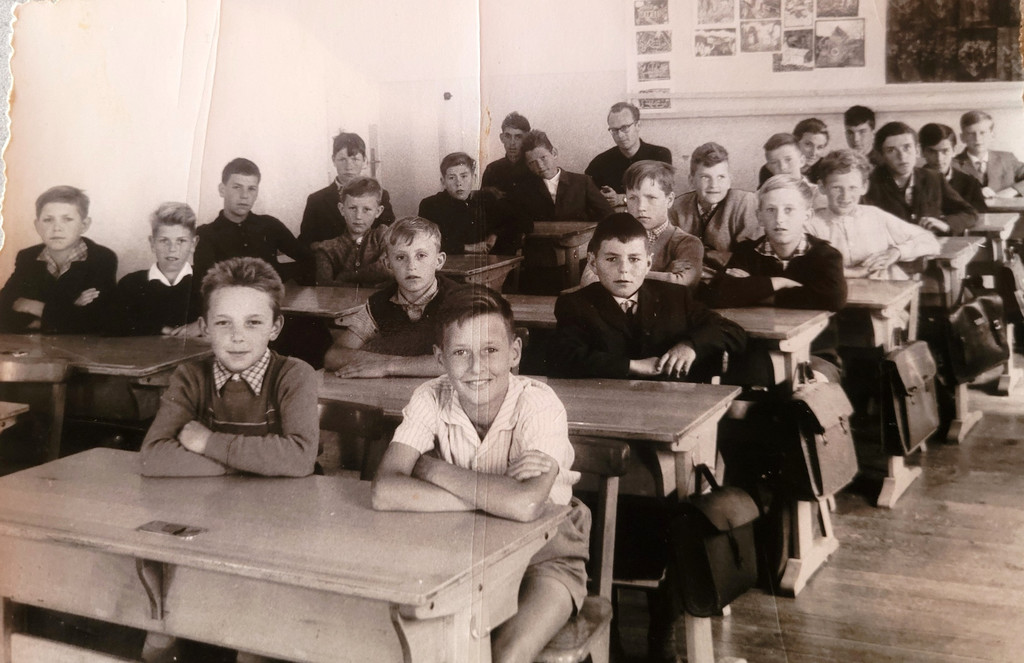 Volksschule Lochau 1963 KLASSE 6 Knaben LP Lang FOTO.jpg